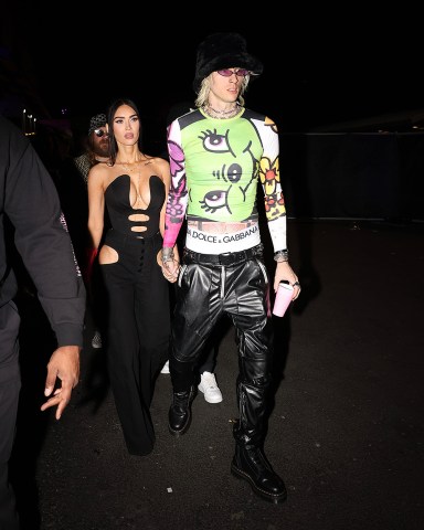 Scottsdale, AZ  - MGK and Megan Fox exit Drake's Super Bowl party at Hanger 1 in Scottsdale ahead of Super Bowl LVII.Pictured: MGK, Machine Gun Kelly, Megan FoxBACKGRID USA 11 FEBRUARY 2023 BYLINE MUST READ: Shotbyjuliann / BACKGRIDUSA: +1 310 798 9111 / usasales@backgrid.comUK: +44 208 344 2007 / uksales@backgrid.com*UK Clients - Pictures Containing ChildrenPlease Pixelate Face Prior To Publication*