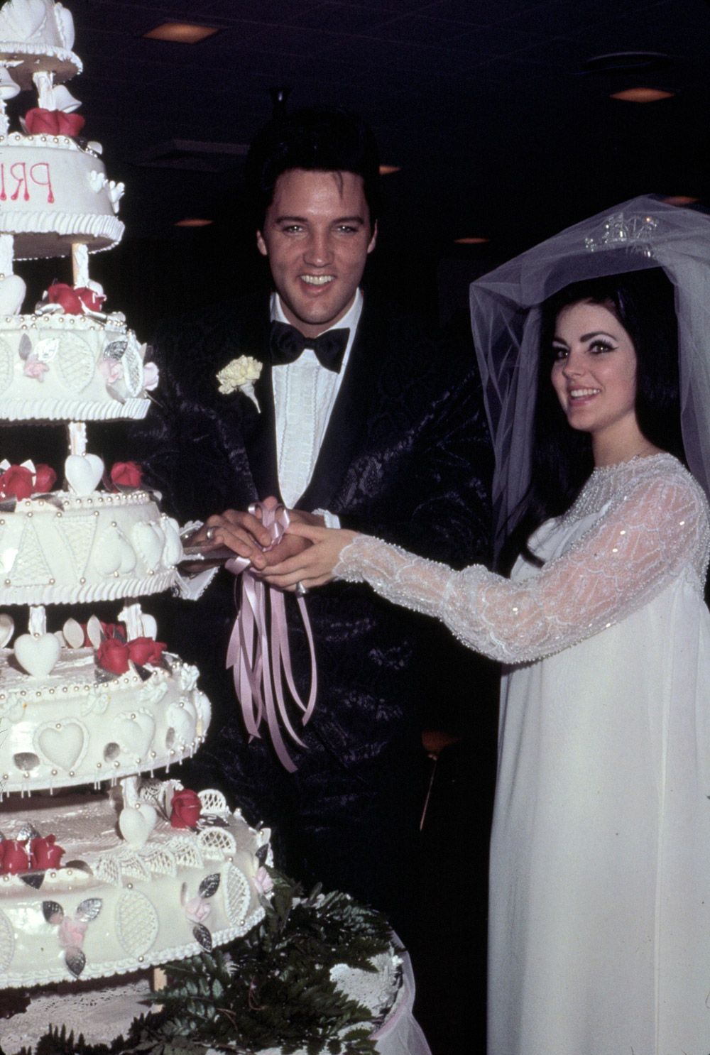 elvis and priscilla wedding cake