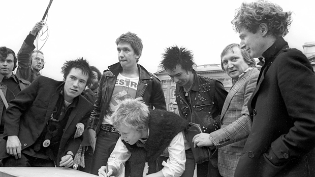 Товары с символикой Sex Pistols