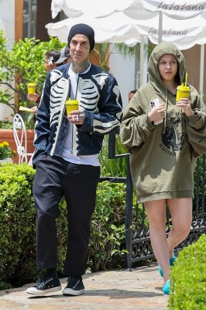 Los Angeles, CA  - *EXCLUSIVE*  -Travis Barker and daughter Alabama indulge in a coffee run at Calabasas' La La Land cafe, creating sweet father-daughter moments.Pictured: Travis Barker,Alabama BarkerBACKGRID USA 2 JUNE 2023 USA: +1 310 798 9111 / usasales@backgrid.comUK: +44 208 344 2007 / uksales@backgrid.com*UK Clients - Pictures Containing ChildrenPlease Pixelate Face Prior To Publication*