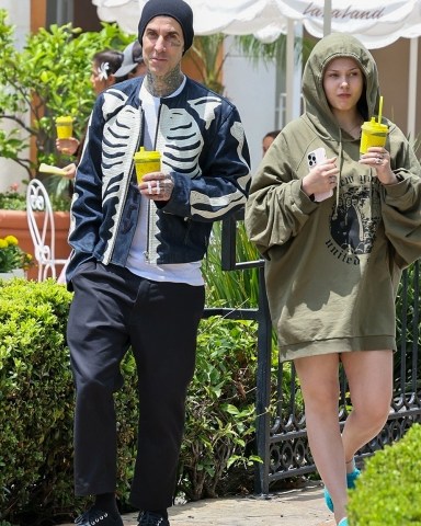 Los Angeles, CA  - *EXCLUSIVE*  -Travis Barker and daughter Alabama indulge in a coffee run at Calabasas' La La Land cafe, creating sweet father-daughter moments.Pictured: Travis Barker,Alabama BarkerBACKGRID USA 2 JUNE 2023 USA: +1 310 798 9111 / usasales@backgrid.comUK: +44 208 344 2007 / uksales@backgrid.com*UK Clients - Pictures Containing ChildrenPlease Pixelate Face Prior To Publication*