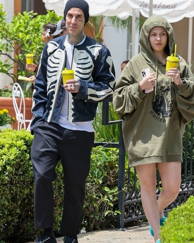 Los Angeles, CA  - *EXCLUSIVE*  -Travis Barker and daughter Alabama indulge in a coffee run at Calabasas' La La Land cafe, creating sweet father-daughter moments.

Pictured: Travis Barker,Alabama Barker

BACKGRID USA 2 JUNE 2023 

USA: +1 310 798 9111 / usasales@backgrid.com

UK: +44 208 344 2007 / uksales@backgrid.com

*UK Clients - Pictures Containing Children
Please Pixelate Face Prior To Publication*