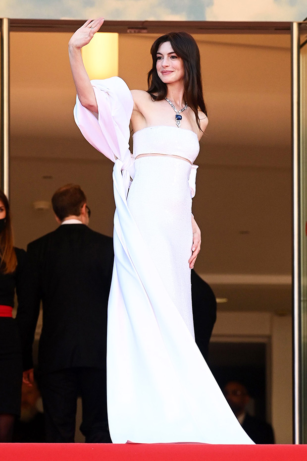 Anne Hathaway's Strapless White Sequin Gown At Cannes 2022: Photos