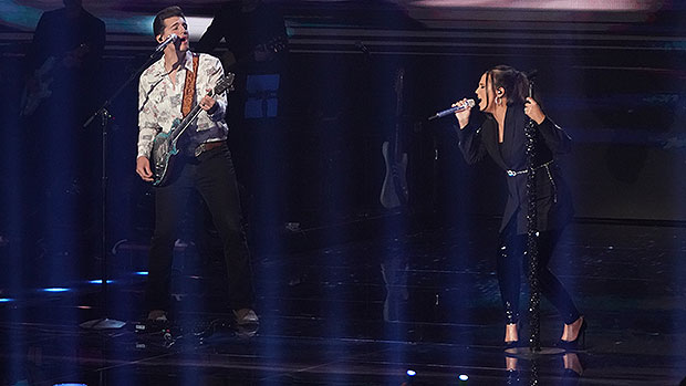 Gabby Barrett Shows Off Baby Bump In Black Top & Leggings On ‘American Idol’ Finale