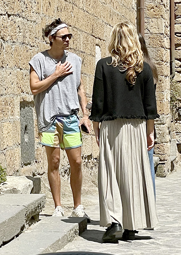 Harry Styles is still all about the short-short summer