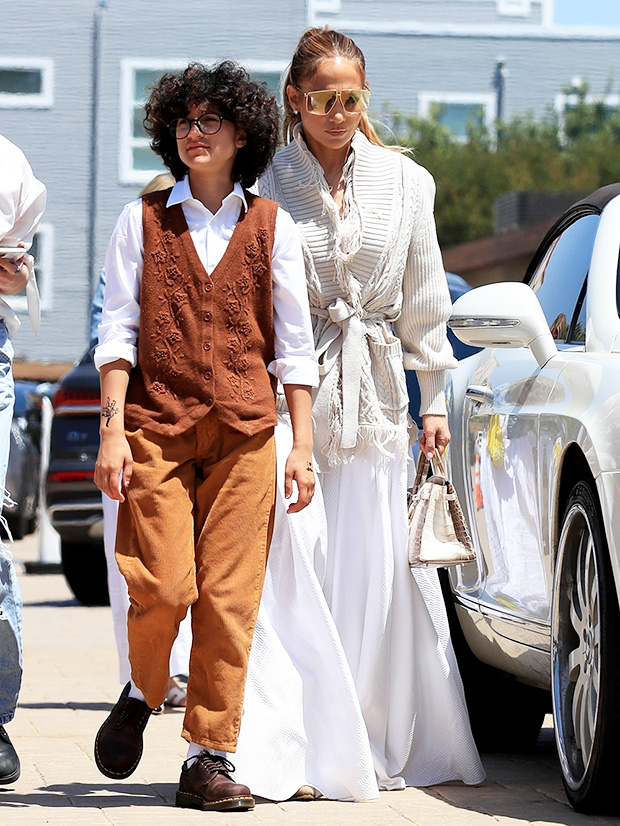 Jennifer Lopez Goes To Lunch With Daughter Emme On Mother’s Day 2022 ...