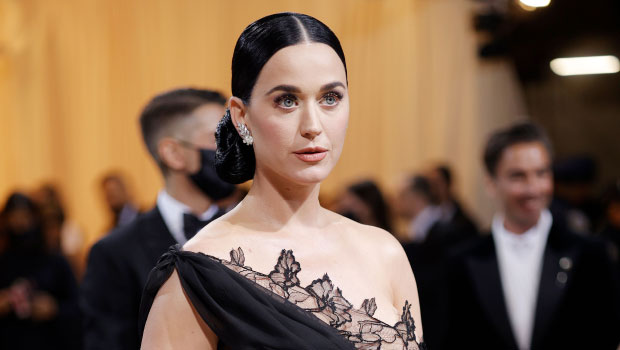 Katy Perry’s Heel Gets Stuck In A Vent At Met Gala: ‘Oh No, No, No ...