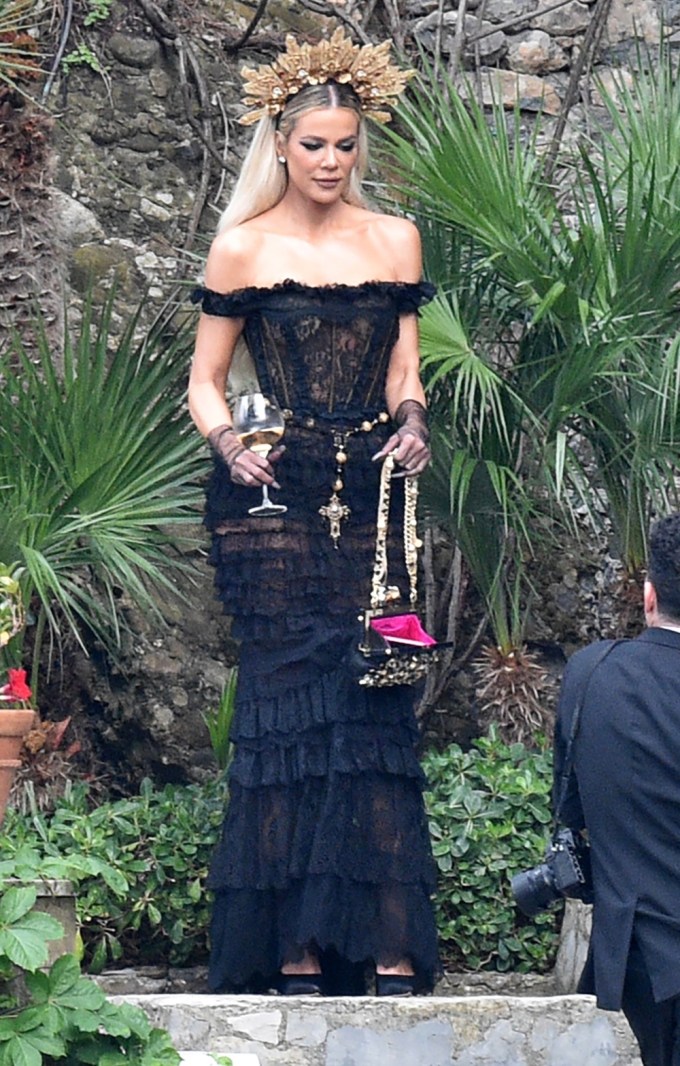 Khloe Kardashian Attends Travis Barker & Kourtney Kardashian’s Wedding