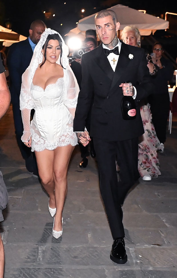 Kourtney Kardashian And Travis Barker Dance At Wedding Video Hollywood Life