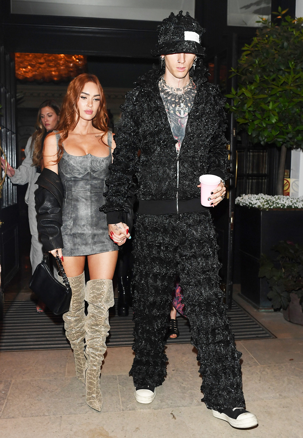 Did Megan Fox And Machine Gun Kelly Break Up Their Status Hollywood Life   Megan Fox Mgk Hand Hold Mini Dres Spl 02 