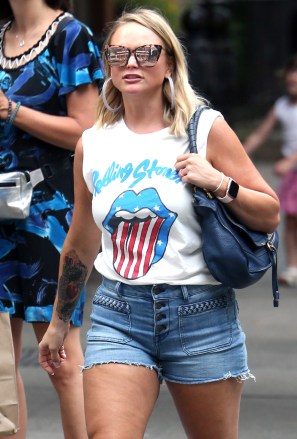 Miranda Lambert out and about in New York CityPictured: Miranda LambertRef: SPL5103259 110719 NON-EXCLUSIVEPicture by: ENT / SplashNews.comSplash News and PicturesUSA: +1 310-525-5808London: +44 (0)20 8126 1009Berlin: +49 175 3764 166photodesk@splashnews.comWorld Rights, No France Rights, No Italy Rights, No Japan Rights