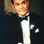 Editorial use only. No book cover usage.
Mandatory Credit: Photo by Murray Close/Davis Ent/Mgm/Kobal/Shutterstock (5885202f)
Ray Liotta
Heartbreakers - 2001
Director: David Mirkin
Davis Ent/MGM
USA
Scene Still
Beautés empoisonnées