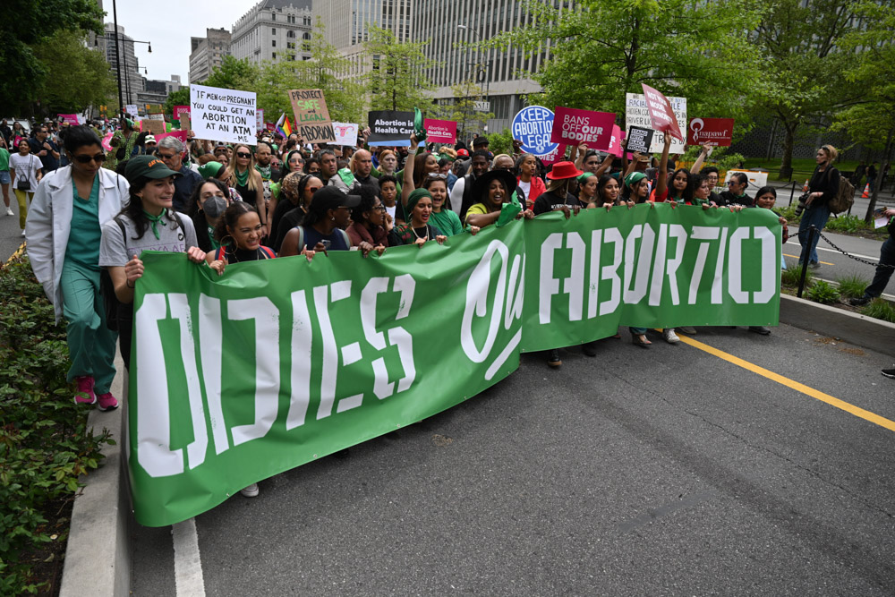 Abortion Rights Protests In US 2022: Photos – Hollywood Life