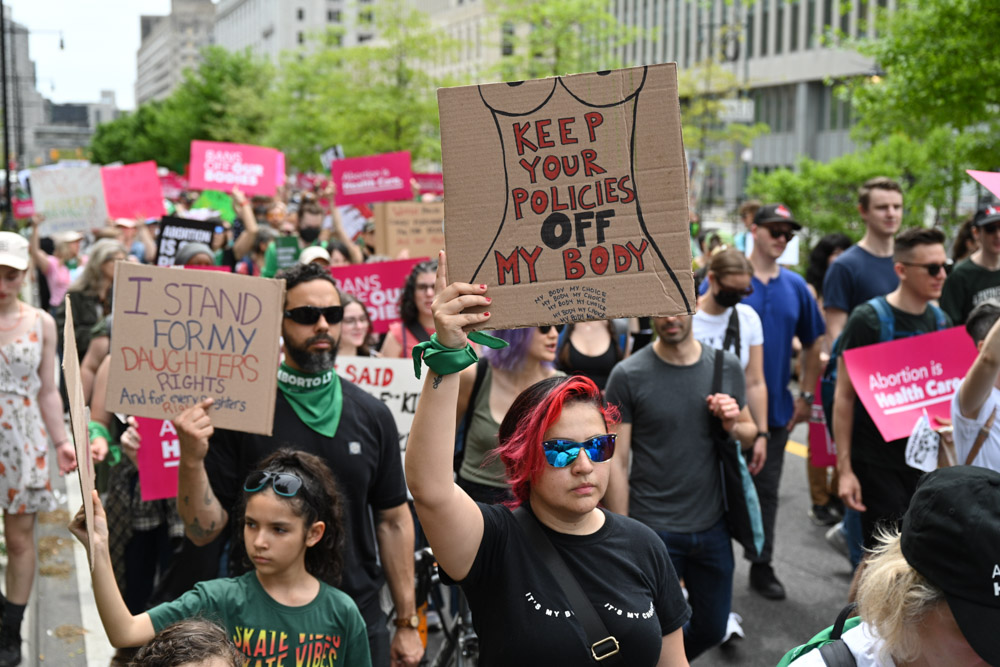 Abortion Rights Protests In US 2022: Photos – Hollywood Life