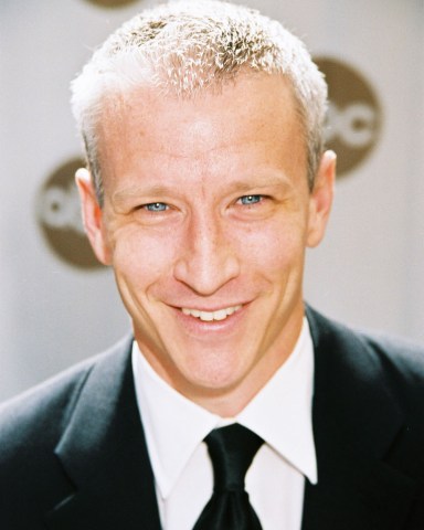 5/15/01  New York
Anderson Cooper
ABC Television Network's 2001-2002 Prime-Time Schedule at the New Amsterdam Theatre in New York.
Photo®Matt Baron/BEI
Various