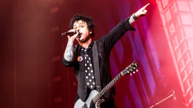Green Day'den Billie Joe Armstrong, Roe V Wade'in Devrilmesine Tepki Verdi – Hollywood Life