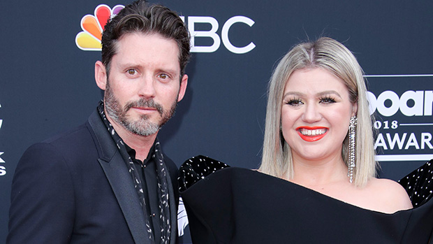 Kelly Clarkson Says Divorce ‘Hasn’t Been Easy’ With 2 Kids – Hollywood Life