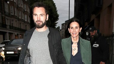 Courtney Cox & Johnny McDaid On Birthday Date In London: Photos – Hollywood Life