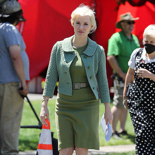 Jessica Chastain Channels Tippi Hedren In ‘The Birds’ On Set of Her New