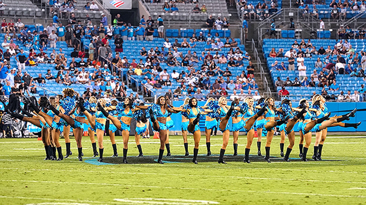 Justine Lindsay 5 Things To Know About The Nfls First Openly Trans Cheerleader Digimashable 3173