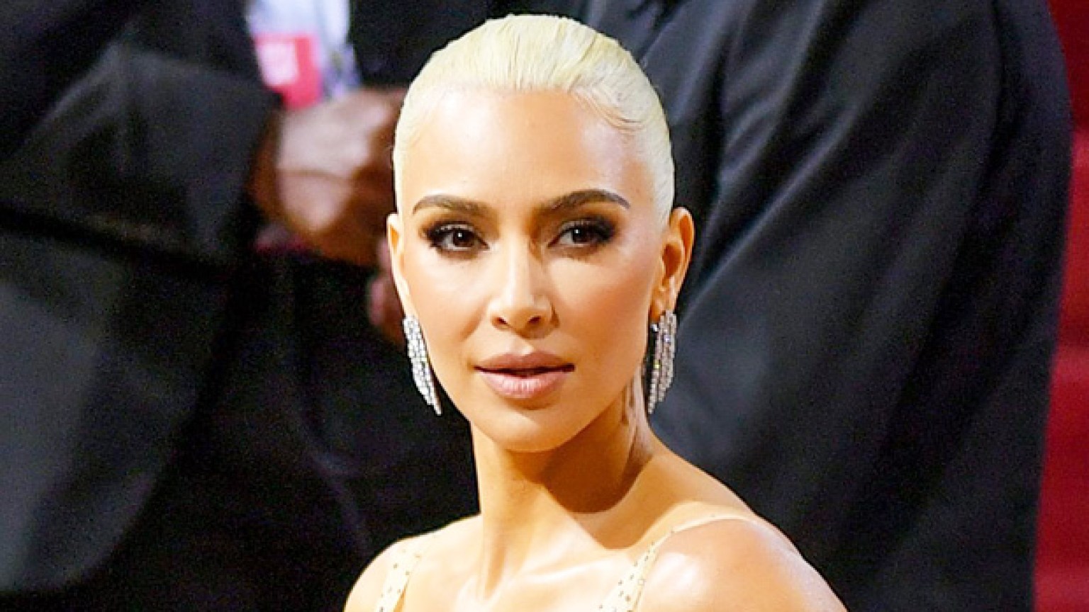 Did Kim Kardashian Tear Marilyn Monroe’s Dress At Met Gala? The Truth ...