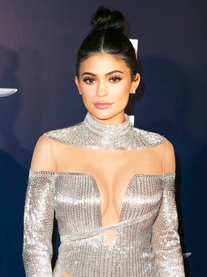 Kylie Jenner Rocks Silver Swimsuit On Lake Vacation – Hollywood Life