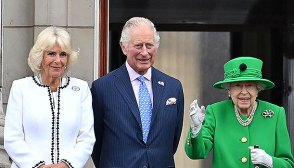 Queen Elizabeth Buckingham Palace June 5, 2022