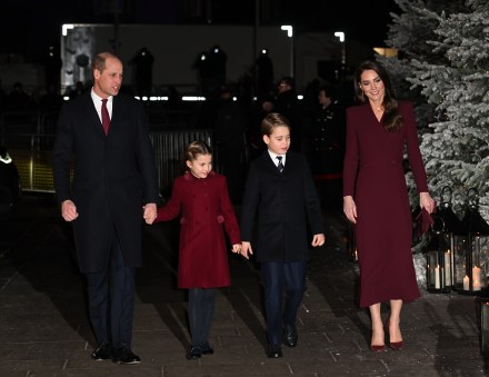 Members Of The Royal Family Attend 'Together At Christmas' Carol Service At Westminster Abbey

Pictured: William,Prince of Wales,Charlotte,Princess of Wales,George,Catherine
Ref: SPL5510116 151222 NON-EXCLUSIVE
Picture by: Zak Hussein / SplashNews.com

Splash News and Pictures
USA: +1 310-525-5808
London: +44 (0)20 8126 1009
Berlin: +49 175 3764 166
photodesk@splashnews.com

World Rights