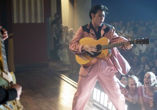 ELVIS, Austin Butler as Elvis Presley, 2022.  ph: Hugh Stewart /© Warner Bros. / Courtesy Everett Collection