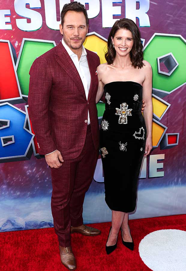 https://hollywoodlife.com/wp-content/uploads/2022/06/chris-pratt-Katherine-Schwarzenegger-couple-ss-embed.jpg