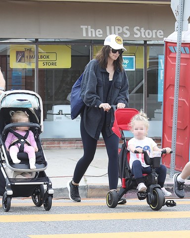 Pacific Palisades, CA  - *EXCLUSIVE*  - Chris Pratt enjoys Sunday morning with his family as they go to the Farmers Market in Pacific Palisades.Pictured: Chris Pratt, Katherine SchwarzeneggerBACKGRID USA 23 JULY 2023 USA: +1 310 798 9111 / usasales@backgrid.comUK: +44 208 344 2007 / uksales@backgrid.com*UK Clients - Pictures Containing ChildrenPlease Pixelate Face Prior To Publication*