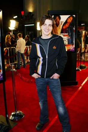 Drake Bell
'LOVE DONT COST A THING' FILM PREMIERE, LOS ANGELES, AMERICA - 10 DEC 2003
December 10, 2003 - Hollywood, CA.
Drake Bell .
Warner Bros. Pictures presents the World Premiere of LOVE DON'T COST A THING at Grauman's Chinese Theatre.
Photo by: Alex Berliner®Berliner Studio/BEImages
