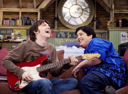 PECK BELL Drake Bell, left, and Josh Peck joke around on the set of the new children's television show 