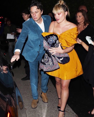 Oscar nominee Florence Pugh is seen stunning as she leaves with boyfriend Zach Braff at the WME Oscar party. 07 Feb 2020 Pictured: Florence Pugh and Zach Braff. Photo credit: 007 / MEGA TheMegaAgency.com +1 888 505 6342 (Mega Agency TagID: MEGA604748_003.jpg) [Photo via Mega Agency]