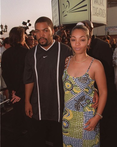 Ice Cube and wife Kimberly Woodruff
World Premiere of Columbia Pictures' 'Men In Black'
June 25, 1997: Los Angeles, CA 
Ice Cube and wife Kimberly Woodruff
World Premiere of Columbia Pictures' 'Men In Black'
Photo by Eric Charbonneau ® Berliner Studio/BEImages