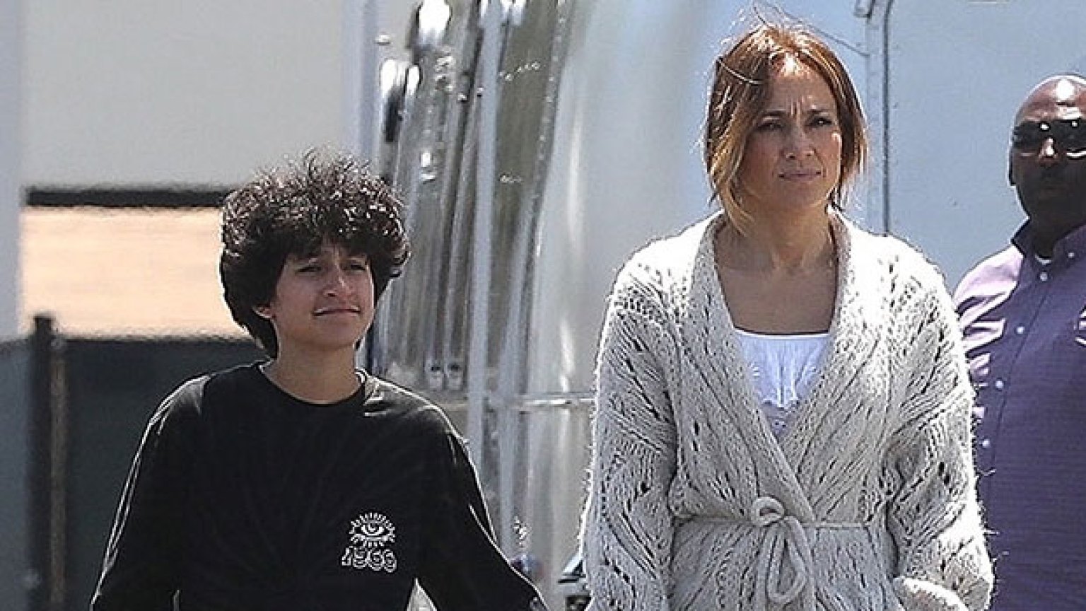 1. Jennifer Lopez's Daughter Emme Shows Off Blue Hair in Adorable Photo - wide 8