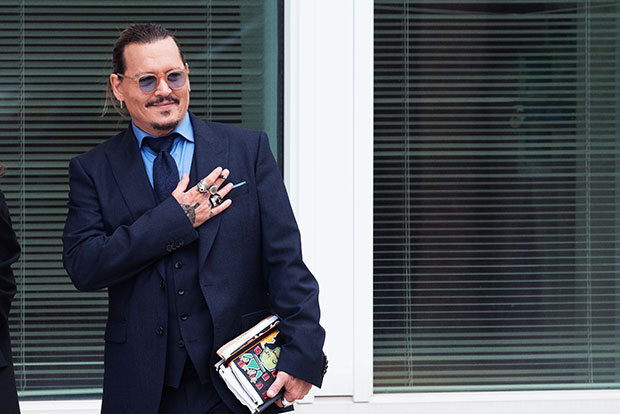 Johnny Depp 'En Sadık' Destekçilerine Teşekkür Etmek İçin TikTok'a Katıldı – Hollywood Life