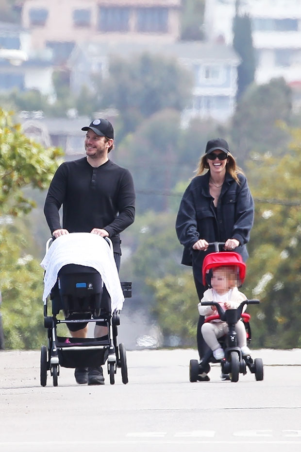 Chris Pratt & Katherine Schwarzenegger 1st Photos With Both Kids