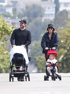 https://hollywoodlife.com/wp-content/uploads/2022/06/katherine-schwarzenegger-and-chris-pratt-with-kids-backgrid-vertical.jpg