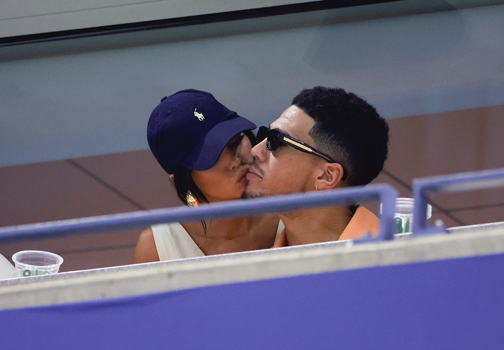 Kendall Jenner and Devin Booker show some PDA at the US Open