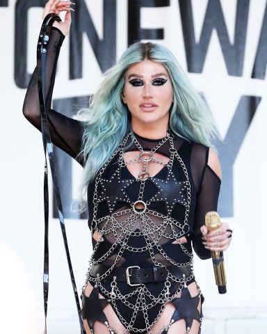 Kesha performs at Stonewall Inn during Pride Week in New York CityPictured: KeshaRef: SPL5321452 240622 NON-EXCLUSIVEPicture by: Christopher Peterson / SplashNews.comSplash News and PicturesUSA: +1 310-525-5808London: +44 (0)20 8126 1009Berlin: +49 175 3764 166photodesk@splashnews.comWorld Rights