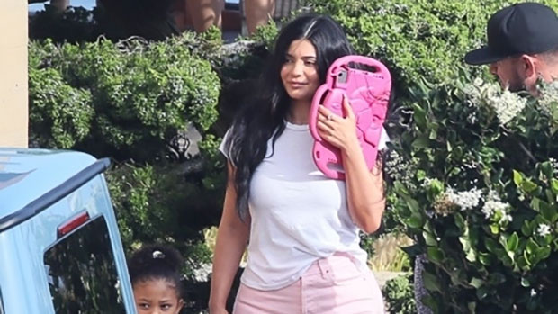 Kylie Jenner And Stormi Webster Have Mom And Daughter Lunch Date Photo Hollywood Life 