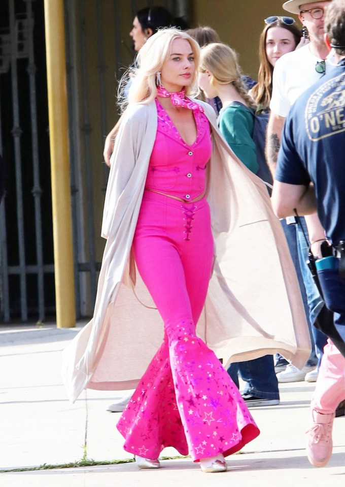 Margot Robbie In Pink