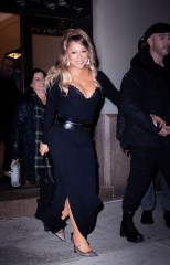 Mariah Carey leaves her New York City building looking amazing on her way to the Stephen Colbert show

Pictured: Mariah Carey
Ref: SPL5506572 291122 NON-EXCLUSIVE
Picture by: WavyPeter / SplashNews.com

Splash News and Pictures
USA: +1 310-525-5808
London: +44 (0)20 8126 1009
Berlin: +49 175 3764 166
photodesk@splashnews.com

World Rights