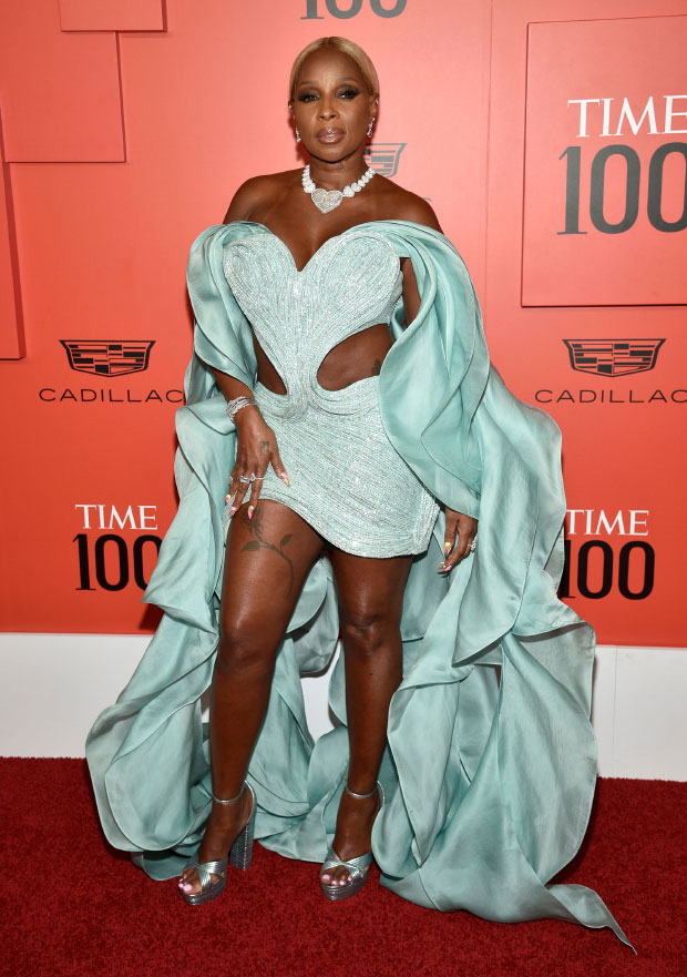 Mary J. Blige 100 Gala Zamanına Kadar Mini Elbise Giyiyor: Fotoğraflar – Hollywood Life