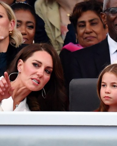 Catherine Duchess of Cambridge and Princess Charlotte

4 Jun 2022
Platinum Party at the Palace, London, UK - 04 Jun 2022