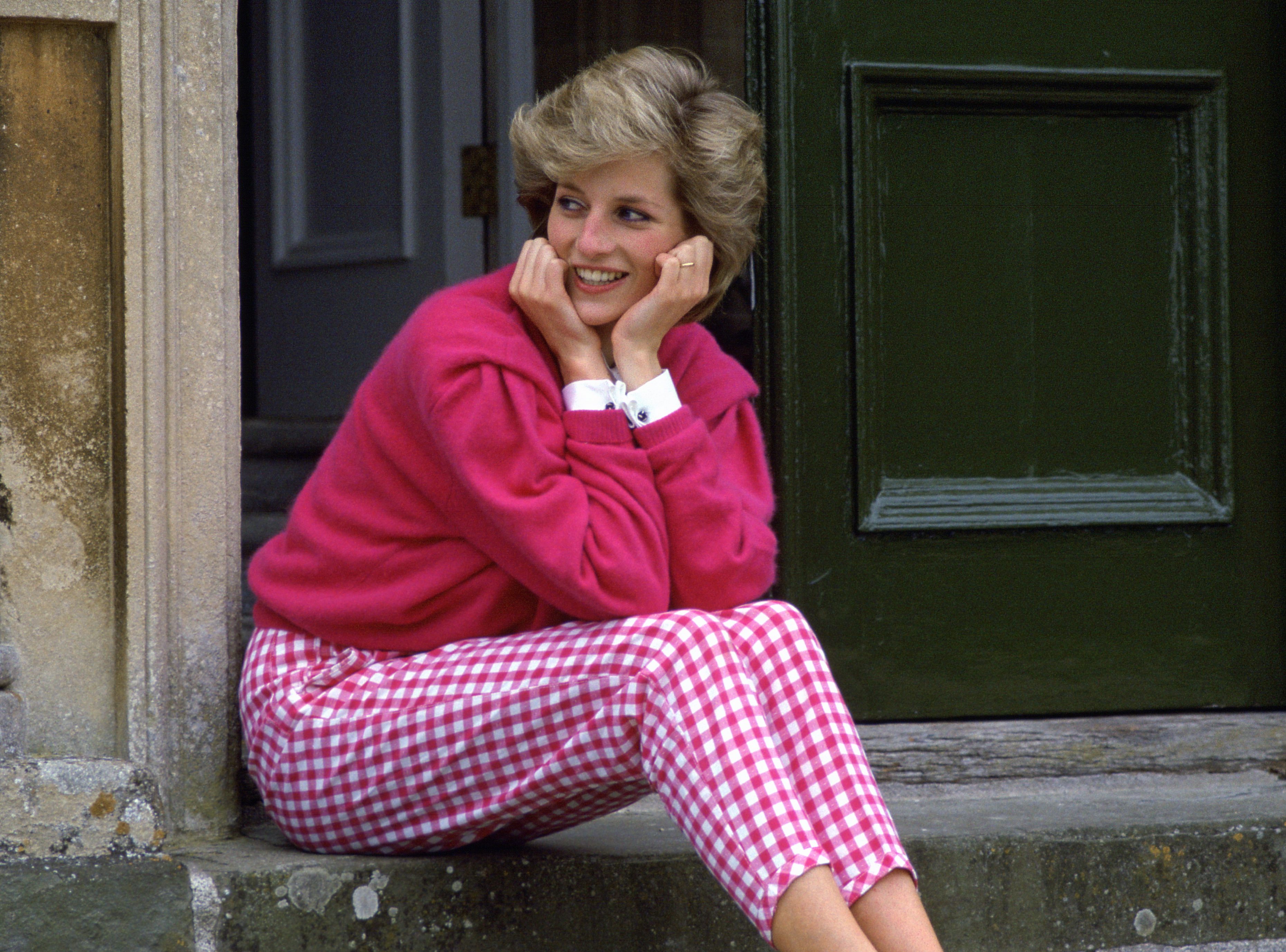 Princess Diana's Most Iconic Fashion Moments: Photos of the Late Royal's Memorable Outfits
