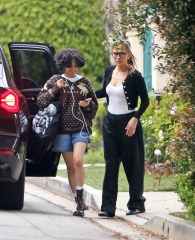 Jennifer Lopez is seen taking her daughter Emma to Jennifer Garners house, ** No YouTube or social media **. 28 May 2023 Pictured: Jennifer Lopez, Emma. Photo credit: Thecelebrityfinder/MEGA TheMegaAgency.com +1 888 505 6342 (Mega Agency TagID: MEGA988175_007.jpg) [Photo via Mega Agency]