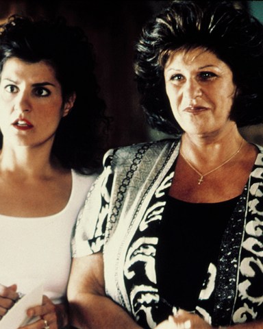 MY BIG FAT GREEK WEDDING, Nia Vardalos, Lainie Kazan, 2002.