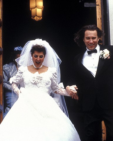MY BIG FAT GREEK WEDDING, Nia Vardalos, John Corbett, 2002, (c) IFC Films/courtesy Everett Collection